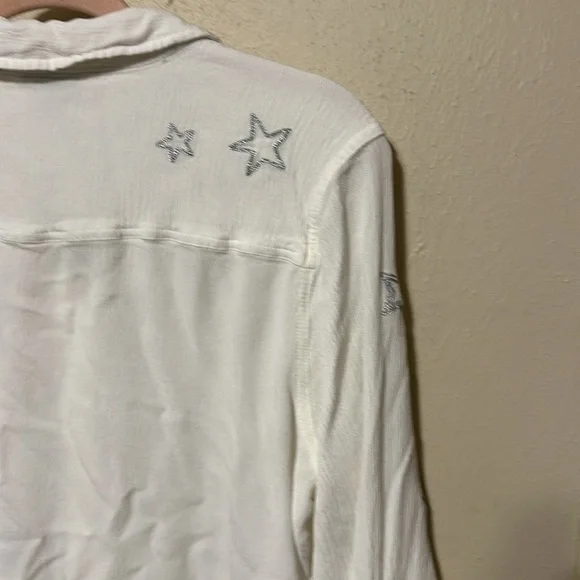 Torrid Taylor White button down shirt with embroidered silver stars Size 2X - Picture 11 of 11